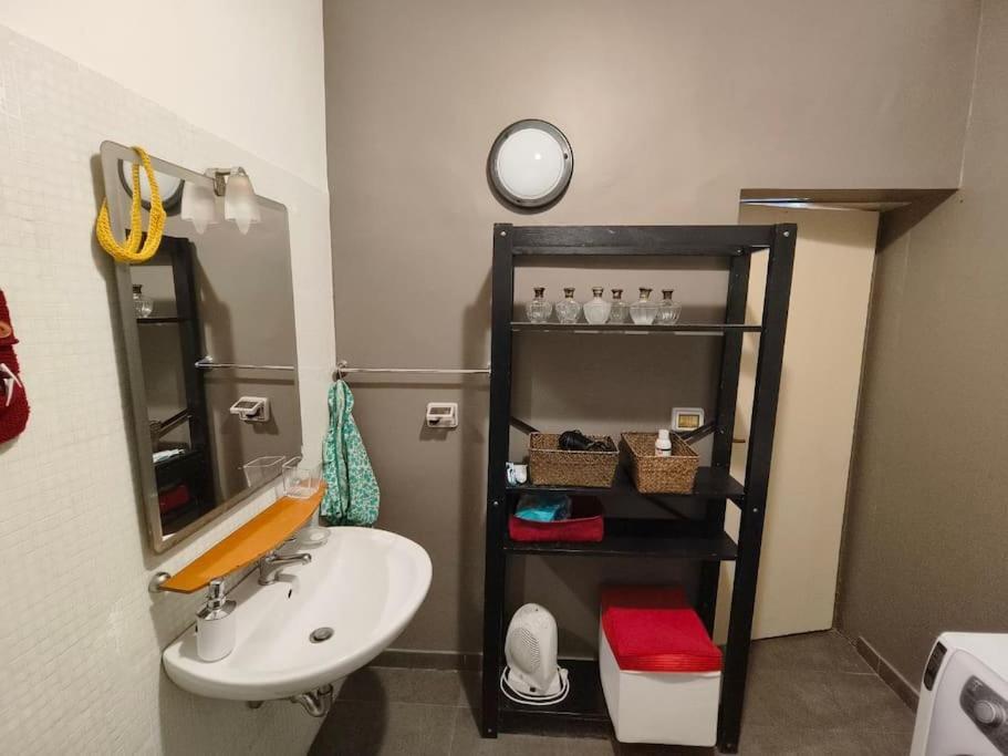 Retroetnea - Appartamento In Centro Storico - Con Camere Comunicanti Catânia Exterior foto