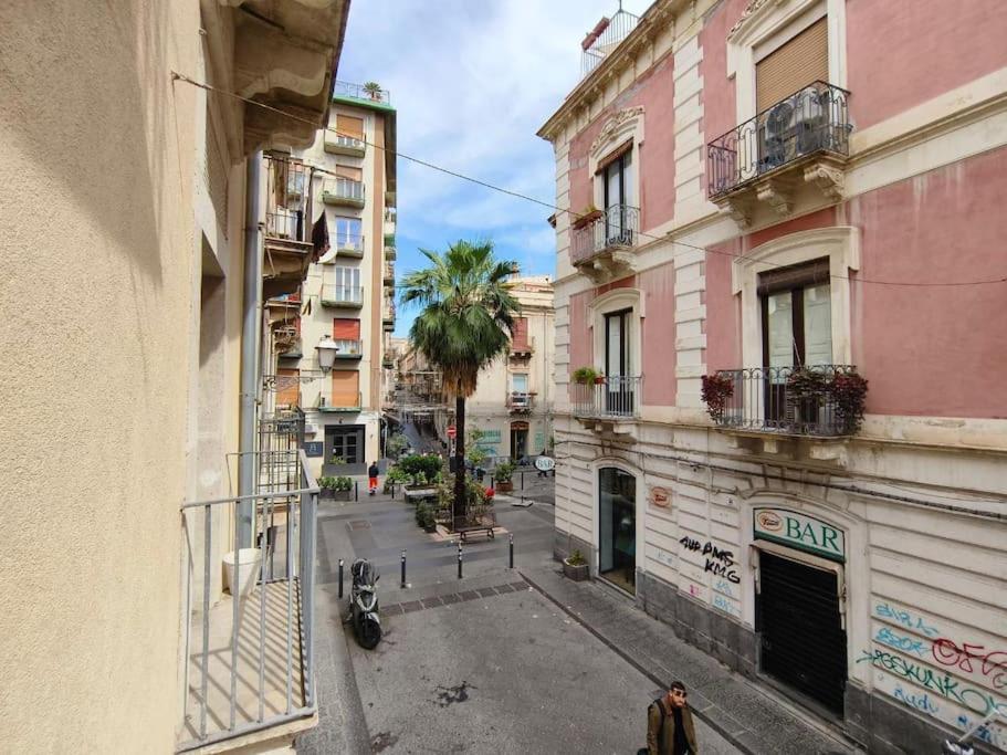 Retroetnea - Appartamento In Centro Storico - Con Camere Comunicanti Catânia Exterior foto